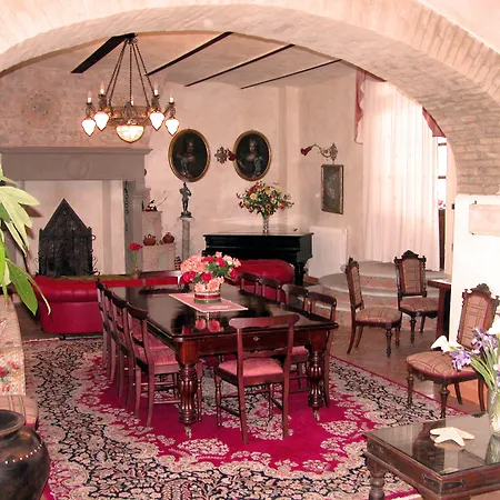 Residenza D'epoca Il Biribino فندق تْشيتّا دي كاستيلّو